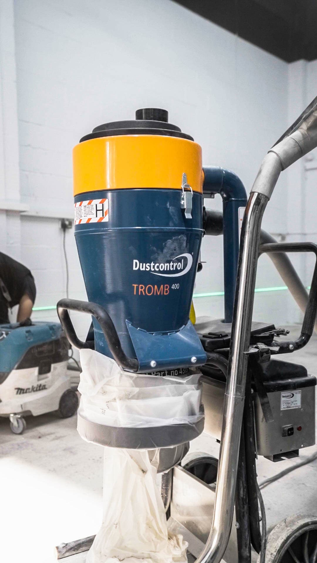 Dust extraction setup for clean grinding.