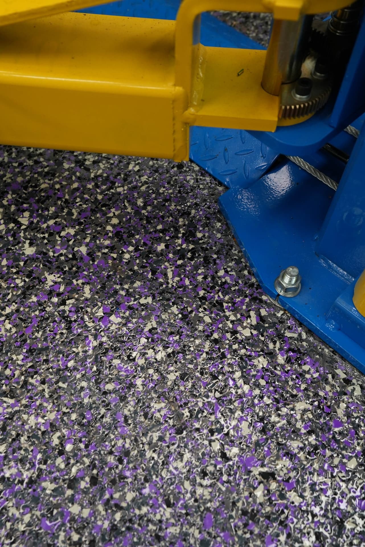 Macro detail of flake chip distribution.